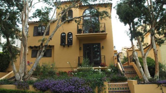 Sophisticated Town Home – SOLD