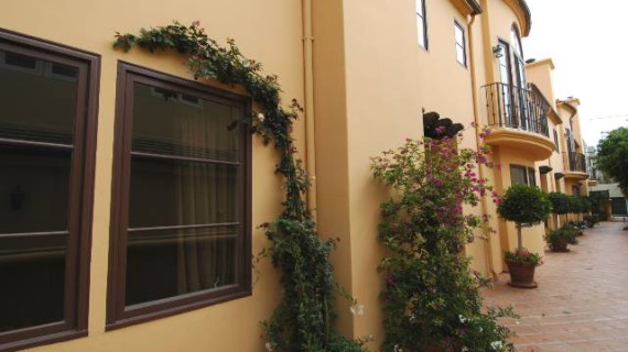 Sophisticated Town Home – SOLD