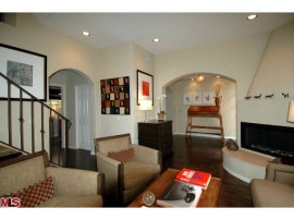 Sophisticated Town Home – SOLD