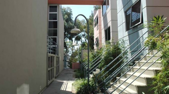 Award Winning Architectual Townhome – SOLD