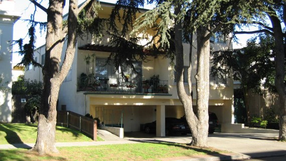 Great North of Wilshire Condo – SOLD