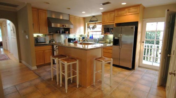 Traditional Style Mar Vista Home – SOLD